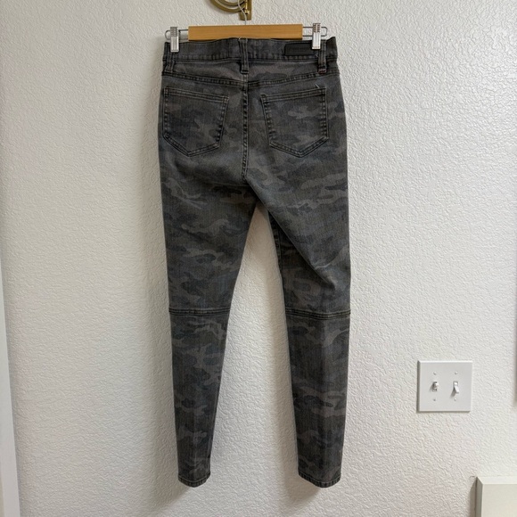 Etienne Marcel Classic Camo Skinny Jeans Size 28 - Picture 3 of 5